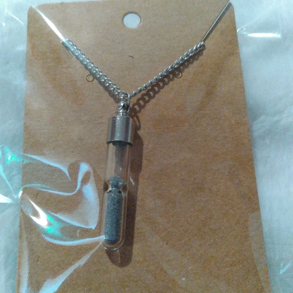 Hourglass necklace - Picture 1 of 1